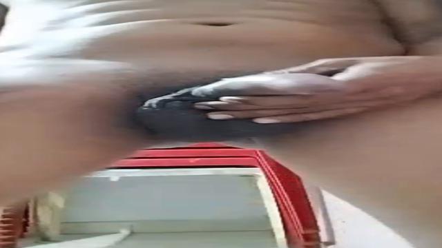 Esse pedreiro 52 anos safado demais mais uma punheta...