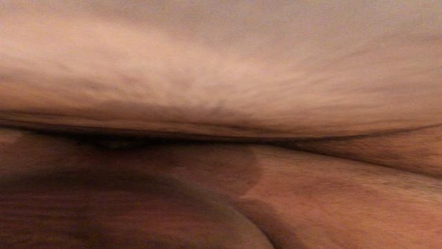 Tesão de sentir a rola entrando no rabo