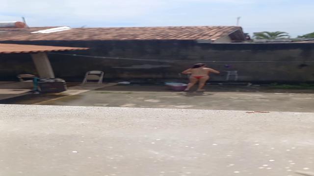 Espiando a vizinha pelada em casa. TRAILER