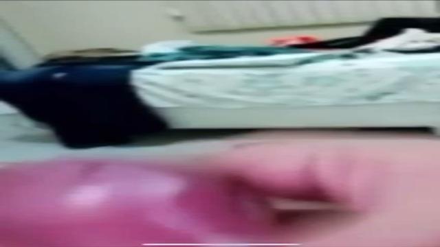 Papai político gozando bem gostoso tem vídeo dele mi...