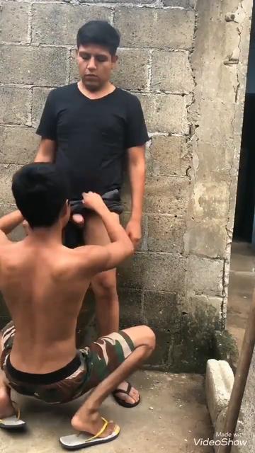 Brotheragem com o parça aqui na quebrada