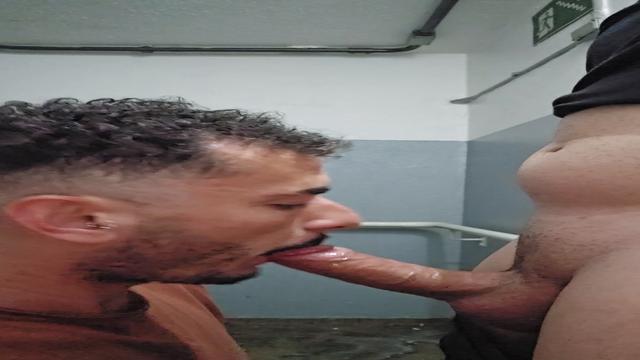 Mamada na escadaria 