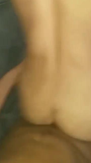 Socando bem forte nesse cuzao gostoso 