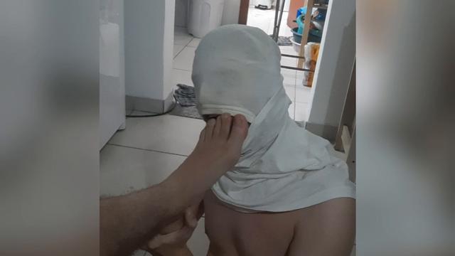 PUTINHA LAMBE E ENGOLE O PEZAO COM CHULEZAO!!!