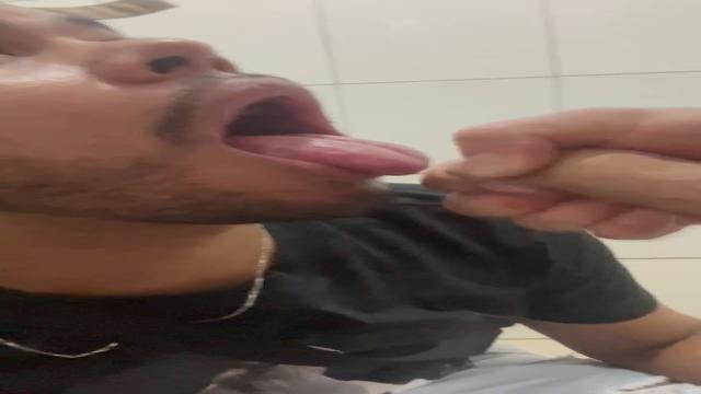 Leitinho quentinho na boca 