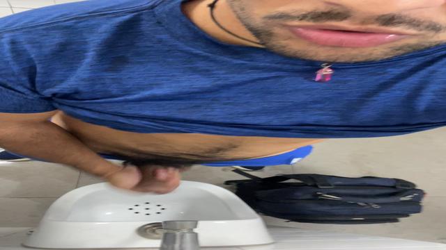 BANHEIRÃO - EU A DISPOSIÇÃO DOS MACHOS