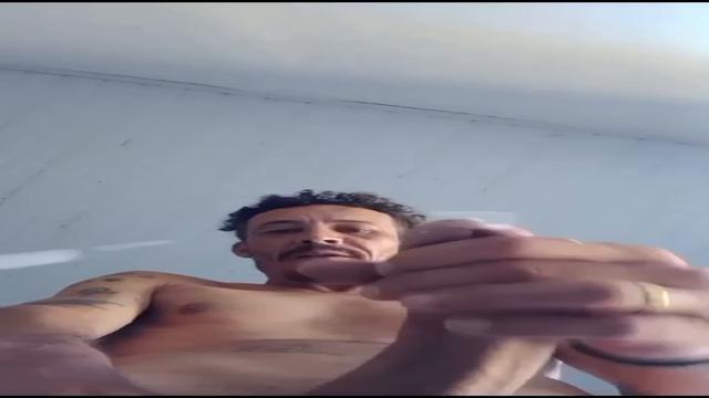 Prévia: traz o café que o leitinho já tá quentinho