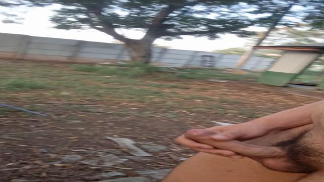 Peladão no canteiro de obras