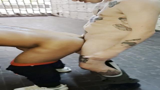 2 dotados me comeram na visita ao cemiterio