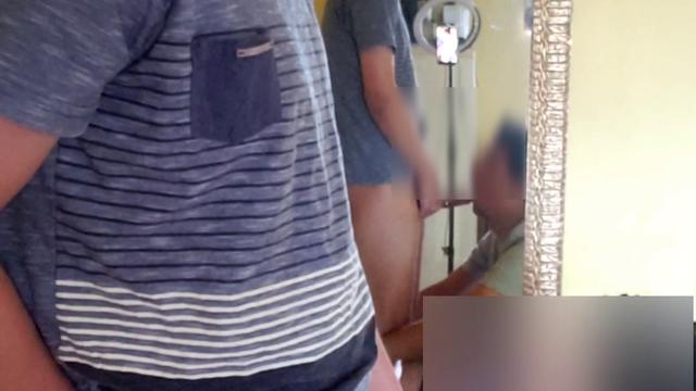 Metendo gostoso na garganta do mlk