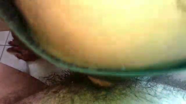 Faxinando o macho dela