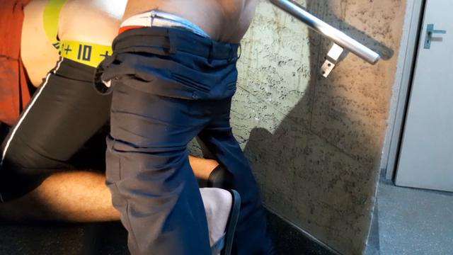 259 - Dei pro porteiro de novo no corredor