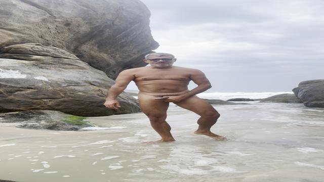 curti na praia dos pelados