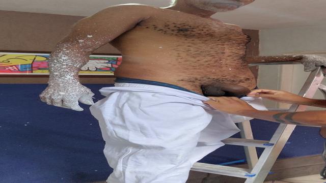 Brincando com o pincelada do pintor 