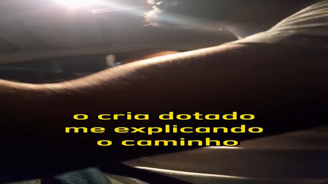 Mamei o dotado maconheiro no beco escuro