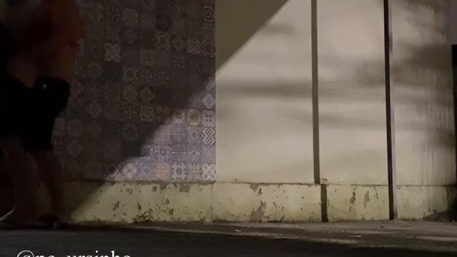 Na garagem do prédio V147