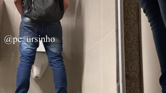 Como tudo começa no banheirão V32