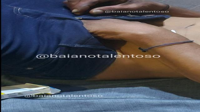  FILMANDO COROA BÊBADO DE RUA  DORMINDO PEGANDO NO P...