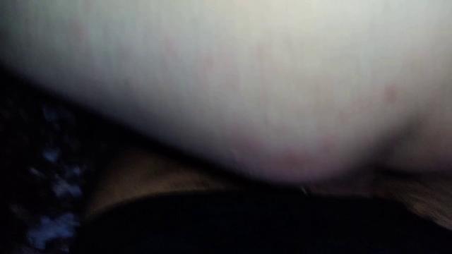 COMENDO CASADO NO MATO 