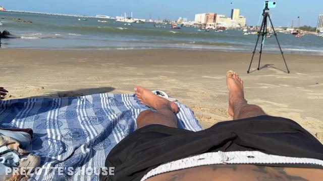 I met my ex-boyfriend on the beach and took him to my apartment, he was so horny that he fucked me without a condom in the bathroom.