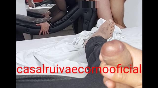 Assiste aí corno manso, meu namorado me arrombar????
