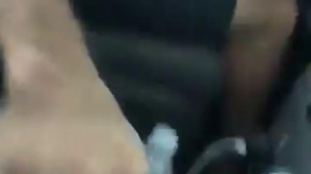 Coloca o carro pra lavar e ganha uma mamada 