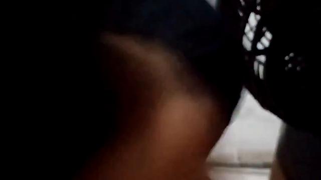 Acabou de gozar e continua duro ! 