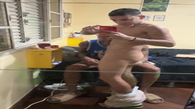 Meu namorado não resistiu me ver de pau mole e veio ...