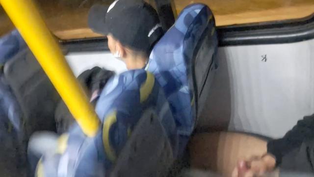 Gozando gostoso no ônibus (parte 2)