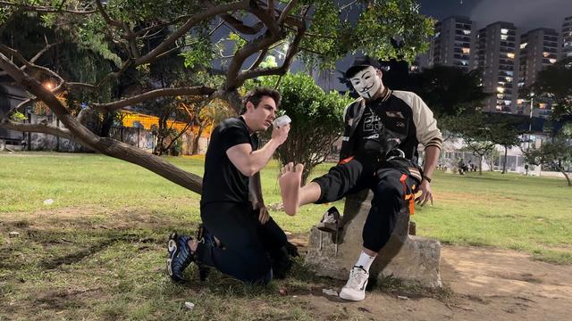 It's always a real turn-on to find a gay guy in heat on the streets of São Paulo. I love having sex in public, and the adrenaline rush and the risk of getting caught only make my dick harder. Come be the next one to spoil me and have sex in São Paulo 