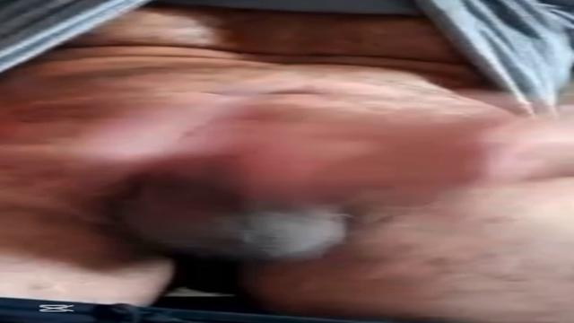 Padeiro 62 anos dando leite de pica mole .. coroa gostoso e inédito 