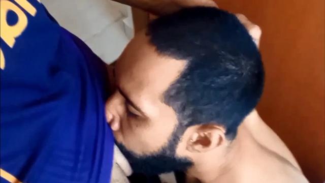 Segurando o mastro do boy no 7 de setembro