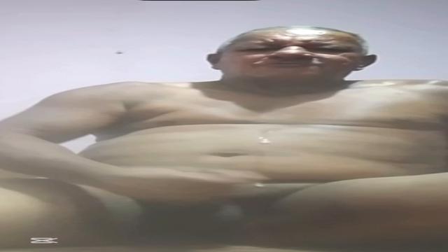 Mecânico roludo com mais um leite inédito .. ele é b...