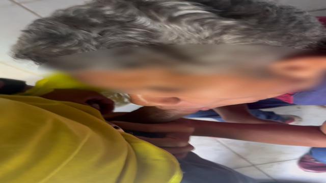 Sempre tem um puto disposto pra mamar 