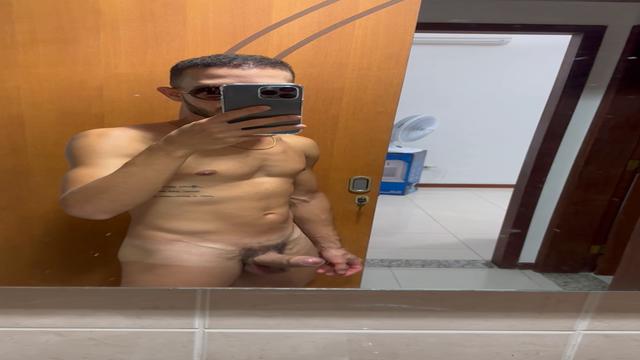 Tezao bateu agora tive q gozar