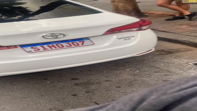 Safado estava flertando com. O outro na rua pau esta...