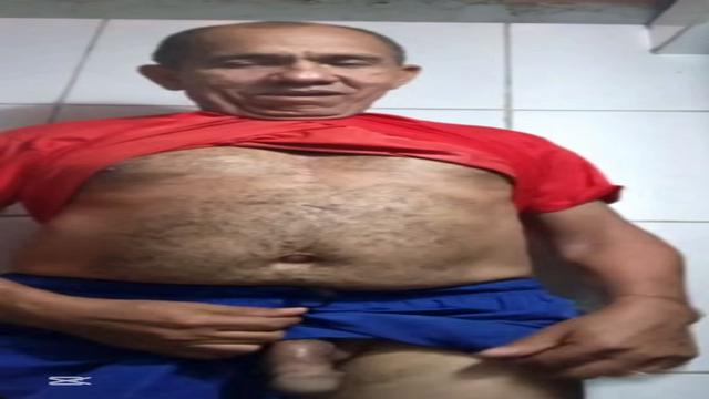 Dessa vez não pode gozar teve que mostrar rapidinho ...