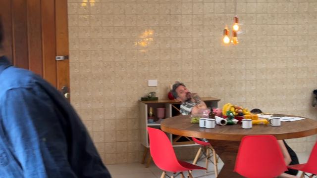 Um corno distraído