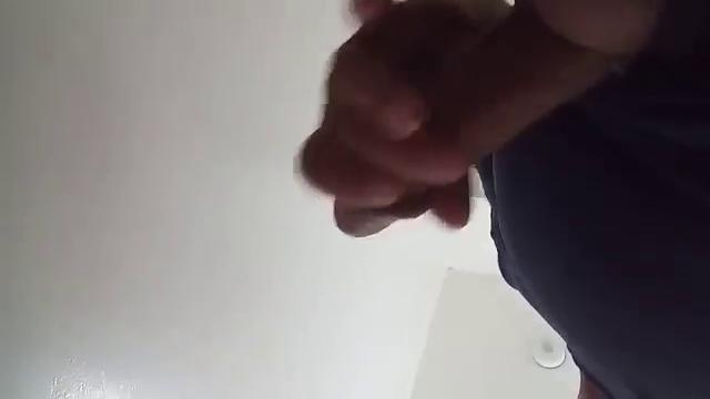 Seu Roberto  delicia de vovo gozando com muito tesao...