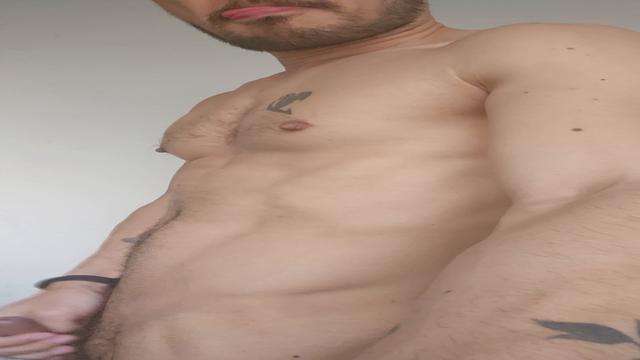 Andando pelado pelo prédio