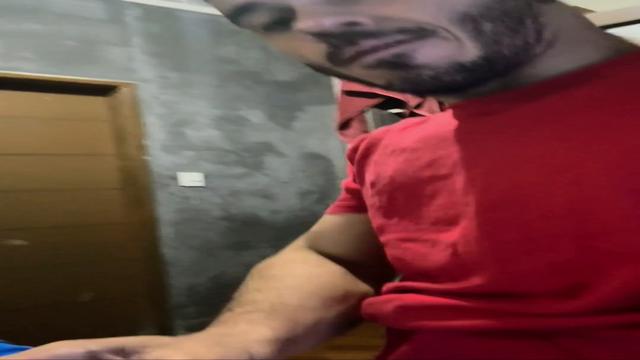 Comendo a puta na quina da cama