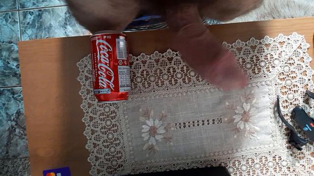 2s  comparando meu pau com a lata de coca cola de 350ml