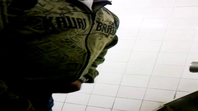 Pissing #89