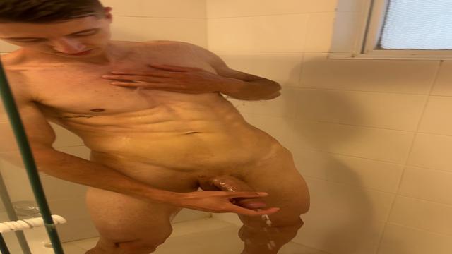 Entra nesse banho comigo 