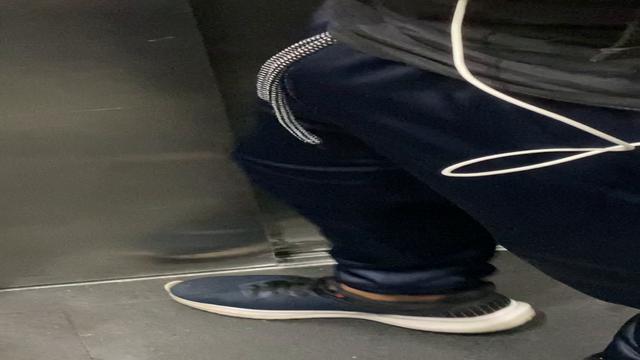 Vi esse delícia no elevadore ele já tava ficando de pau duro 