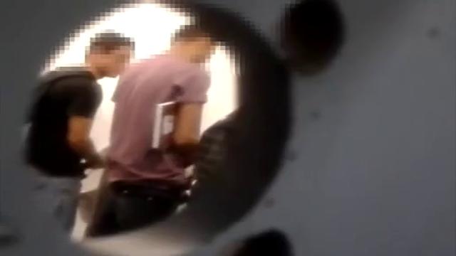 Flaga de alguns heteros numa mão amiga gostosa dentr...