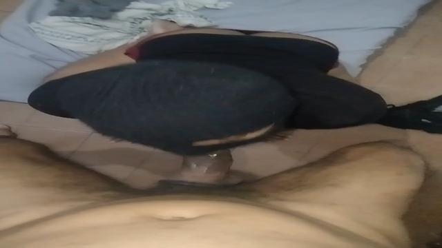 metendo sem pena na bunda enorme do zelador do predio 