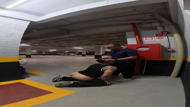 Fudi o chileno no estacionamento do shopping