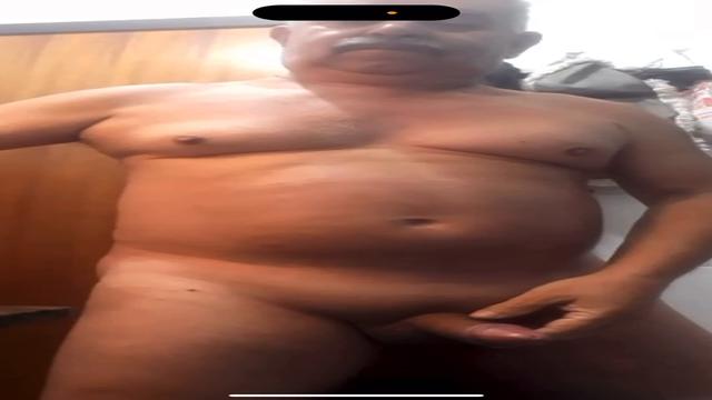 Taxista inédito 56 anos bigode corpo lisinho pica pe...