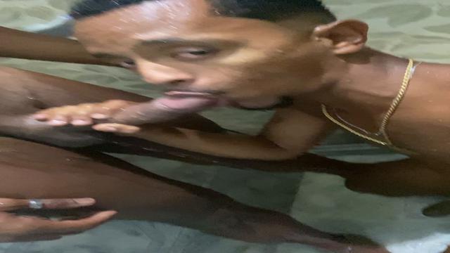 Bhoderagem no chuveiro da favela com 23 cm 
